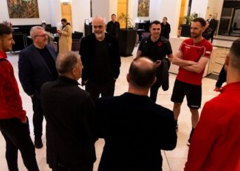 ‘E keni rritur stekën’/  Rama takim me lojtarët dhe stafin e Kombëtares: Ka për të shkuar mirë, këta luajnë futboll