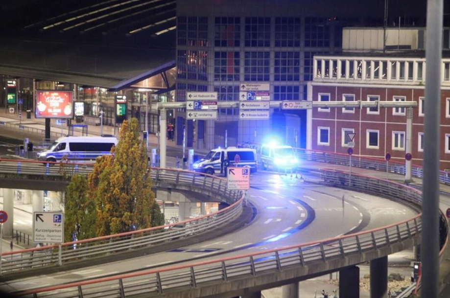 Panik te qytetarët! Të shtëna me armë dhe bomba molotov në aeroportin e Hamburgut