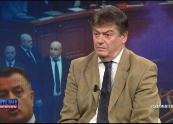 ‘S’ka më opozitë’/ Topi: Ka prekur fundin! Rithemelimi e ka ulur aq poshtë përfaqësimin sa i gëzohet një personaliteti fars