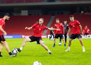 Shqipëria fluturon drejt Moldavisë, të premten në 18:00 prova e parë për kualifikimin në “Euro 2024”