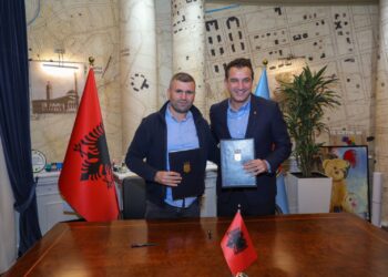 Veliaj pret homologun e Kukësit, Albert Halilaj: Bashkëpunim mes dy qyteteve; Ju mirëpresim më 28 Nëntor për ‘Paradën e Shqiptarëve’