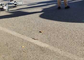 Aksident në Shkodër, makina përplas 68-vjeçaren me biçikletë