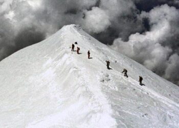 Paralajmërimi i DW: Alpet në rrezik nga ndryshimi i klimës dhe turizmi masiv