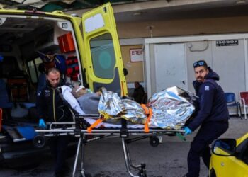 Anija e tyre u fundos në ishullin grek, zhduken 13 anëtarë të ekuipazhit