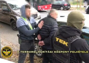Drejtonin një rrjet kriminal nga Shqipëria e Kosova, arrestohen në hungari bossi shqiptar i drogës sëbashku me djalin