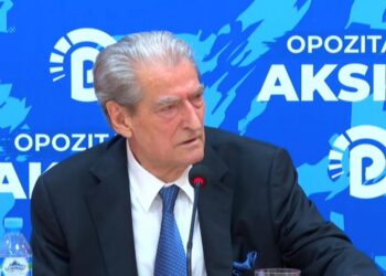 Deputetët e Rithemelimit kthehen në komisione, “harrojnë” aksionin parlamentar
