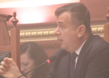 Mes tymit dhe kaosit, Balla thirrje opozitës: Mos u keqpërdorni për hallin e pengmarrësit të PD-së. Flakadanët, vepër penale!