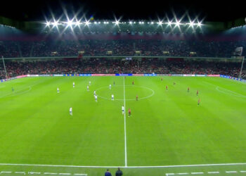 Minutat e para të përballjes me Ishujt Faroe nën kontrollin e kuqezinjve