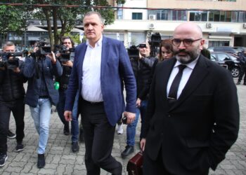 ‘Sterilizimi’/ Masa ‘detyrim paraqitje’, mbërrin në gjykatë ish ministri Ilir Beqaj