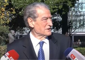 Berisha jep kushtrimin para seancës: Do mbrojmë Kushtetutën deri në fund, Rama nuk shpëton dot