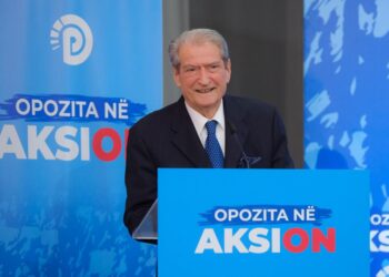 “E kam Bravën në xhep thotë”/ Berisha në Lezhë: Kurrë nuk kemi pasur përballë një armik më të egër se Edi Rama