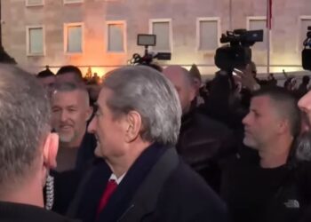 “Berisha, akuza nga frika”/ PD: Pse e mohoi Breçanin? A e ka urdhëruar atë të përgatisë logjistikën për sulmin e 8 janarit…!