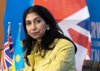 Shkarkohet Suella Braverman, sekretarja britanike e retorikës diskriminuese ndaj shqiptarëve
