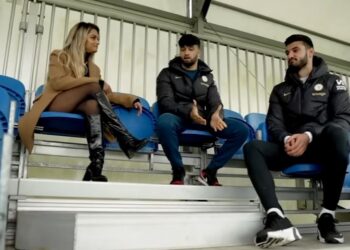 VIDEO/ “Ne të dy ishim sherrxhinjtë”, Broja e boksieri britanik tregojnë miqësinë që në fillore: Atëherë premtuam se do ia dilnim