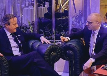 Hasani merr pjesë në takimin e 30-të të Këshillit Ministror të OSBE-së, takohet me David Cameron
