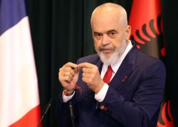 “Refugjatët e Italisë”, Rama: Kemi refuzuar kërkesa të ngjashme nga vende të tjera. Berishën s’e komentoj as shqip