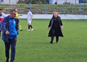 Emri/ Fizioterapistja i shpëton jetën futbollistit gjatë ndeshjes Pogradeci-Butrinti