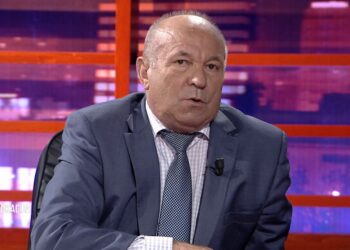 “Shoqëria jonë po bëhet me flokë të bardha”, sociologu: Dy fëmijë sot quhen trofe
