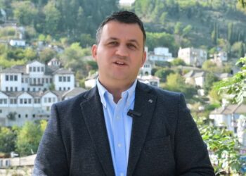 Parada e shqiptarëve në Tiranë, kryebashkiaku i Gjirokastrës: T’i bashkohemi këtij manifestimi kombëtar