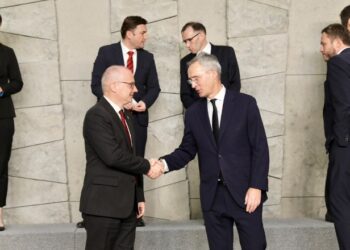 Bruksel/ Hasani në takimin e ministrave të Jashtëm të NATO-s: Aleanca të reagojë njëzëri ndaj çdo përshkallëzimi të mundshëm