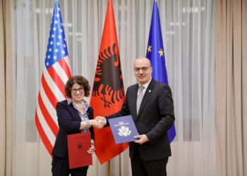 “Shqipëria në ‘Grupin e Klubit 6 mujor’”, MEPJ: Lehtësohet lëvizja drejt SHBA dhe anasjelltas