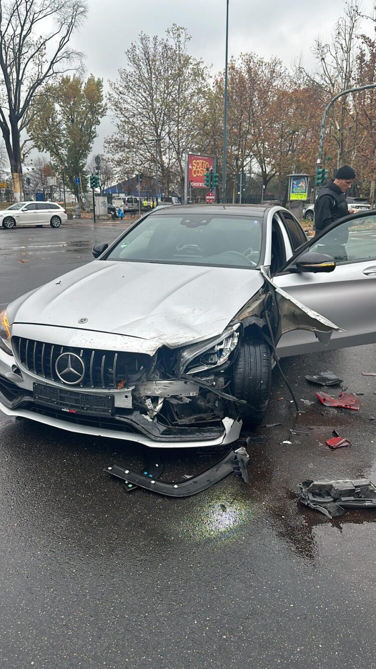 FOTOT/ Mbrojtësi shqiptar i Seria A përfshihet në aksident rrugor