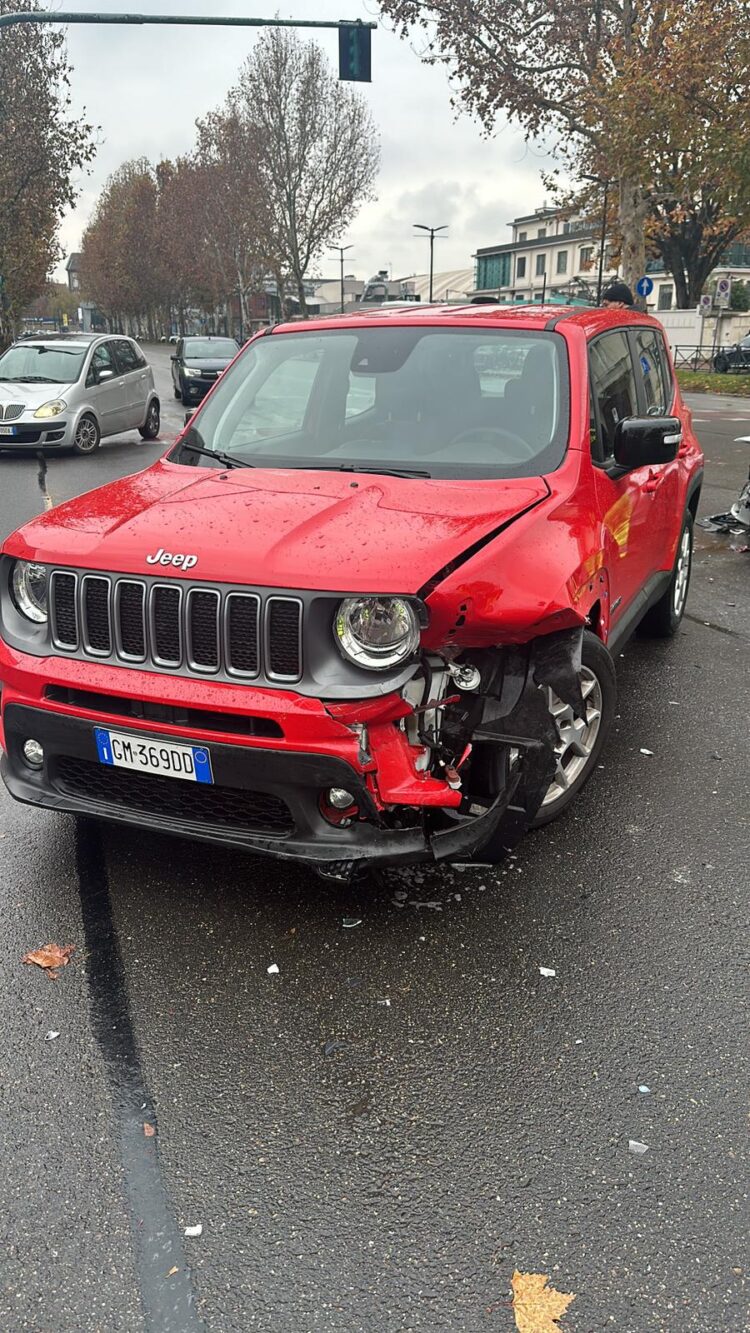 FOTOT/ Mbrojtësi shqiptar i Seria A përfshihet në aksident rrugor