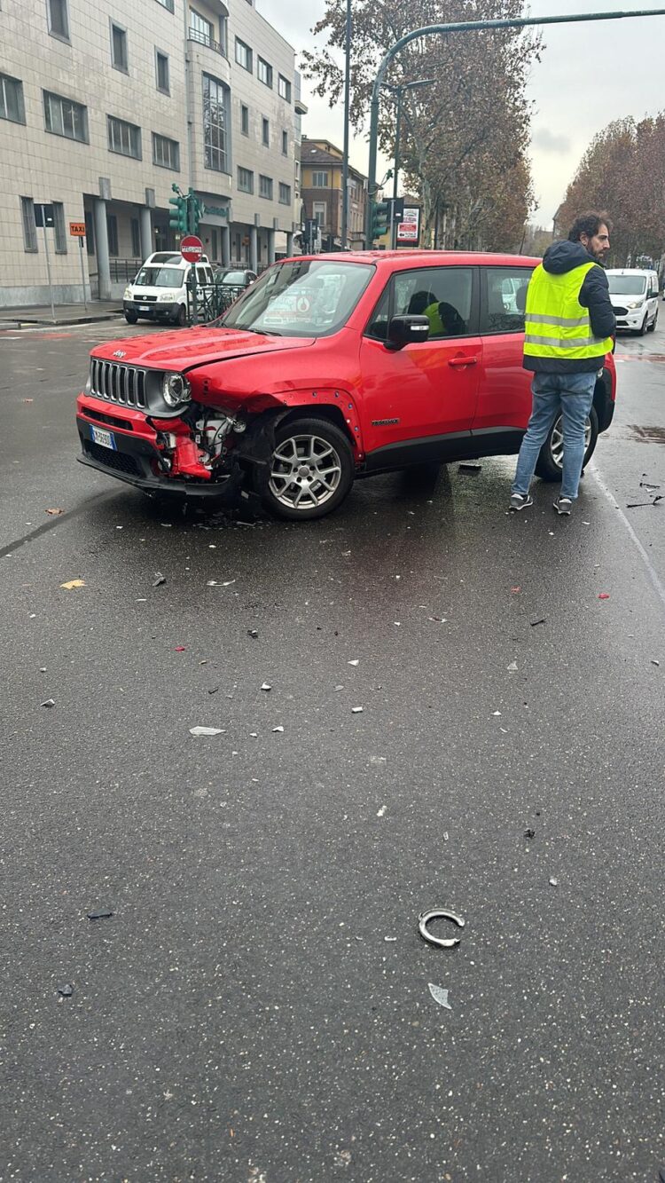FOTOT/ Mbrojtësi shqiptar i Seria A përfshihet në aksident rrugor