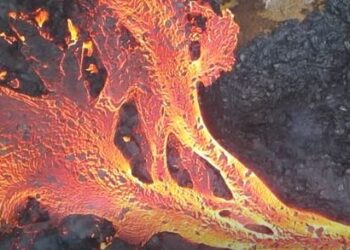 Islanda shpall gjendjen e jashtëzakonshme për shkak të shpërthimit të vullkanit Fagradalsfjall, evakuohen banorët