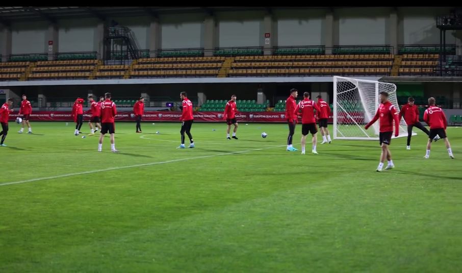 VIDEO/ Sylvinho i ka të gjithë lojtarët në dispozicion, Kombëtarja u jep dorën e fundit përgatitjeve para Moldavisë