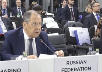 Sulmon NATO-n/ Lavrov “i del në krah” Vuçiçit: Serbisë i rrëmbyen Kosovën pa referendum