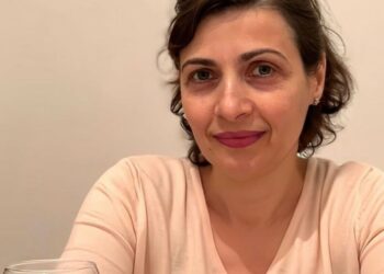 Dhunoi 3-vjeçaren në kopshtin privat, shoqërohet në polici edukatorja