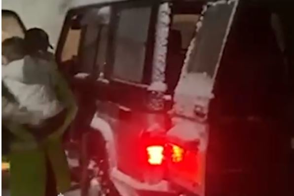 VIDEO/ Situata e rënduar në Qafë Murriz, policia: Do bëhet evakuimi i pasagjerëve të automjeteve që janë bllokuar