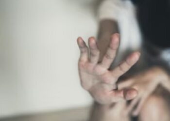 Shoferi i furgonit që transportonte nxënësit ngacmonte seksualisht 14-vjeçaren përgjatë 1 viti