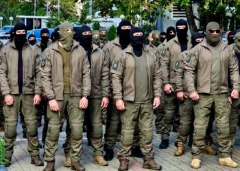 Njësia Speciale e Kosovës proteston para godinës së Qeverisë: Nuk zmbrapsemi nga kërkesat tona