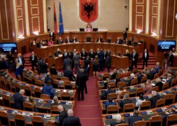 Sot Peleshi në interpelancën e kërkuar nga Naço, opozita vijon me skenarin për bllokim të Parlamentit