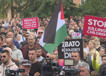 “Liri Palestinës”, protestë në qendër të Tiranës kundër luftës në Gaza
