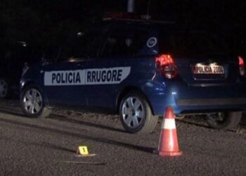 Aksident në Kuçovë, i riu përplas me makinë 80-vjeçarin, shoqërohet në polici