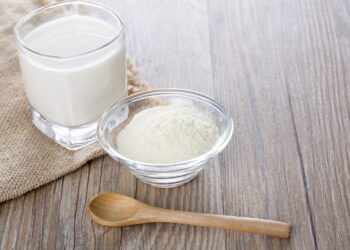Tonelata qumështi pluhur hyjnë në Shqipëri, ja kompanitë që e importuan