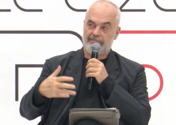 Fier/ Rama mbledh Asamblenë e Zgjeruar të PS: Nga paga mesatare 900 euro, turizmi te çmimi i energjisë. Ekonomia…!