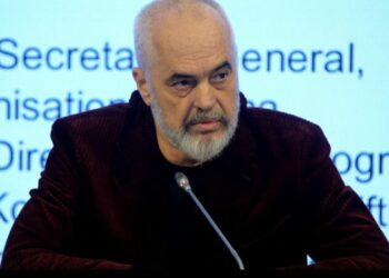 ‘Emigrantët’/ Rama me ironi: Numri i përhapjes së gjysmë të vërtetave, çmenduri. Do vijnë afrikanët këtu të uritur seksualisht dhe…!