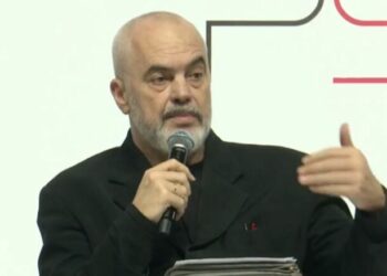 Kushtetuesja pezulloi ligjin për studentët e mjekësisë, Rama: Është vendim absurd