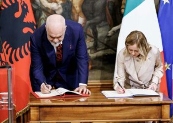 Marrëveshja për emigrantët me Italinë, KE: Duhet të respektojë plotësisht të drejtën e BE. Rama: Do menaxhohet nga italianët