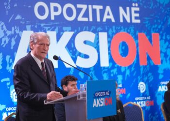 Berisha, ‘trim’ në Lushnje, lutet për mbështetje: Rama rreziku më madhor pas Enver Hoxhës, por ne s’do ulim kokën. Do ngrihemi…!