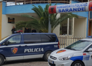 “Më ka detyruar të kryej marrëdhënie seksuale me disa persona”, 15-vjeçarja në Sarandë denoncon nënën