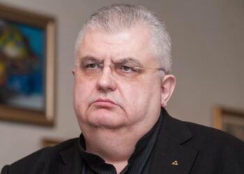 Politikani serb ngre alarmin: Kisha Ortodokse po armatos serbët në Veri të Kosovës