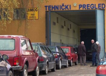 ‘Dorëzimi’/ Më 1 dhjetor afati i fundit, rritet numri i serbëve në veri që marrin targat e Kosovës