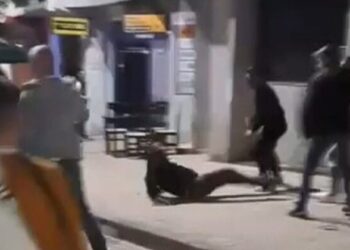 Sherri/ Goditi me grushte bashkëmoshatarin në ambientet e gjimnazit, vihet nën hetim 17-vjeçari