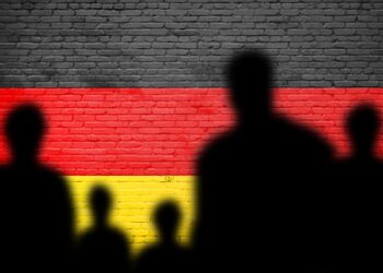 Kriza e emigrantëve, Gjermania forcon ligjet e azilit