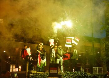 300 mijë protestues në tubimin pro-palestinez në Londër, mbi 100 u arrestuan